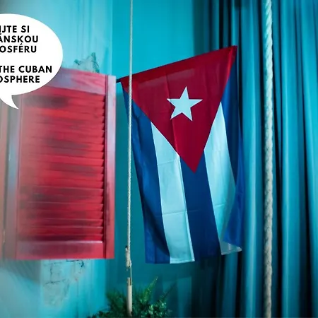 招待所 Oroom Havana - Role Play For Couples In